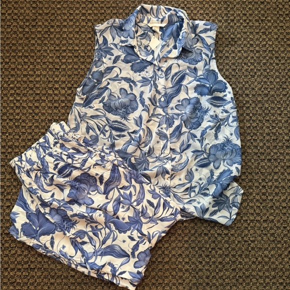 H&M Tops - H&M 2 Piece Floral Pant Set Size 10 Blue & White